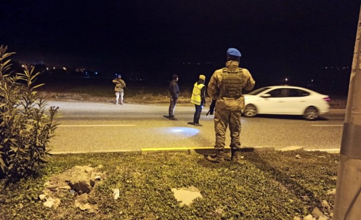 Sinop'tan deprem bölgesine giden jandarma ekipleri devriye görevini sürdürüyor