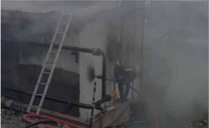 Piraziz'de fındık fabrikasının deposunda çıkan yangın söndürüldü