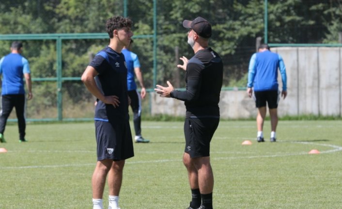 Teksüt Bandırmaspor Teknik Direktörü Ersan Parlatan temposu yüksek takım oluşturmak istiyor