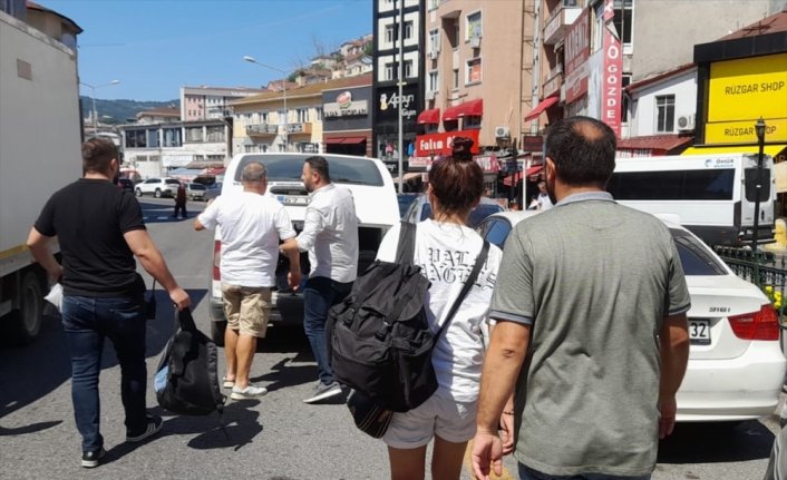 Zonguldak'ta kuyumculara sahte altın satmaya çalışan 3 şüpheli yakalandı