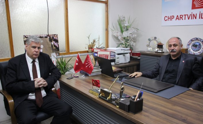 CHP genel başkanlığına adaylığını açıklayan Öymen, Artvin İl Başkanlığını ziyaret etti: