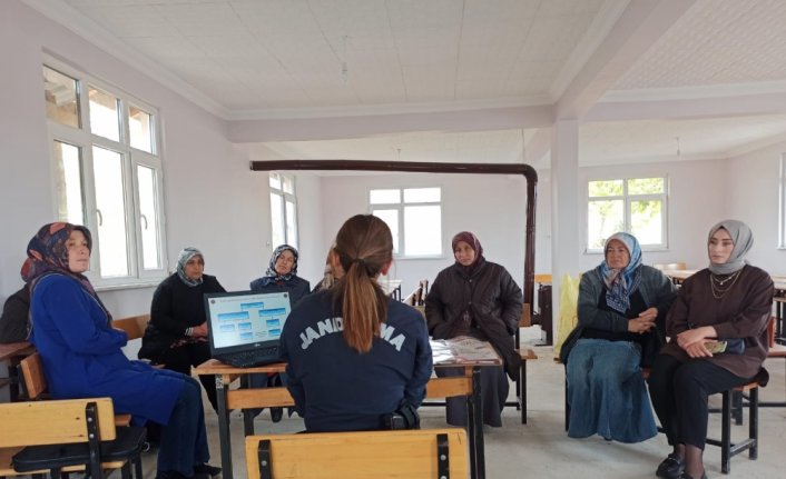 Kastamonu'da köy kadınlarına KADES uygulaması tanıtıldı