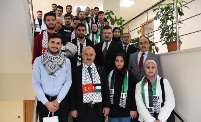 Düzce Üniversitesinden Filistinli öğrencilere eğitim, yemek ve konaklama desteği