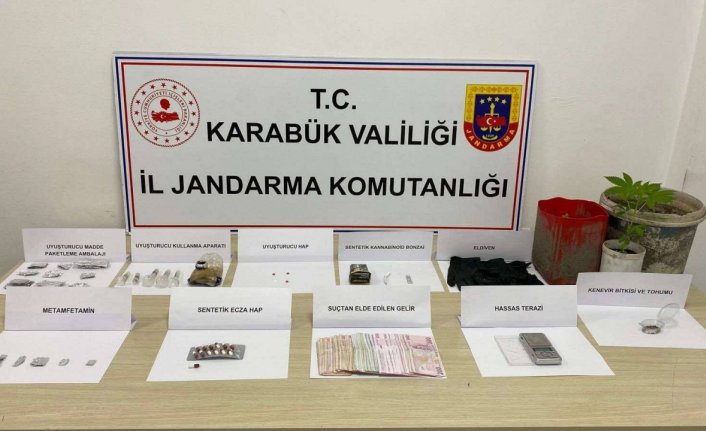 Karabük'te uyuşturucu operasyonlarında yakalanan 4 zanlı tutuklandı
