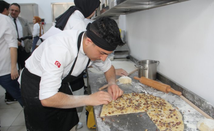 Sinop'ta geleceğin şefleri yöresel lezzetler yarışmasında hünerlerini sergiledi