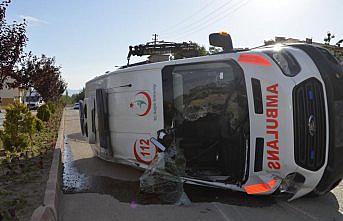 Amasya'da ambulansla otomobil çarpıştı: 4 yaralı