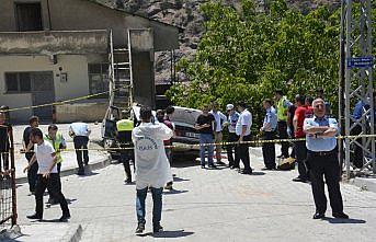 Gümüşhane'de otomobil bahçe duvarına çarptı: 1 ölü, 6 yaralı