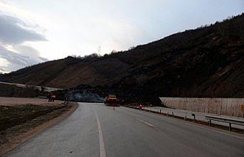 Niksar-Reşadiye kara yolu heyelan nedeniyle ulaşıma kapandı