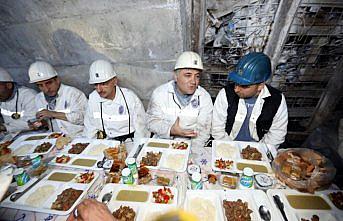 Bakan Yardımcısı Cansız, madencilerle iftar yaptı