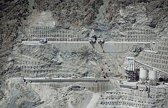 Yusufeli Barajı'nda gövde beton dökümünün dörtte biri tamamlandı