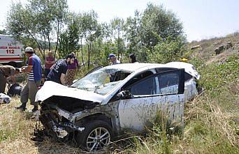 Kastamonu'da otomobil tarlaya devrildi: 5 yaralı