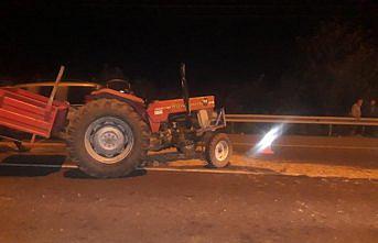 Samsun'da otomobille traktör çarpıştı: 5 yaralı