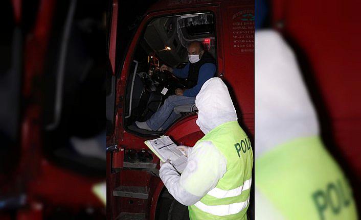 Sakarya, Kocaeli ve Zonguldak'ta araç giriş çıkış yasağı başladı