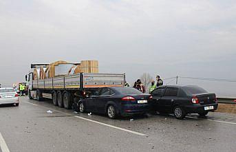 Kastamonu'da 5 aracın zincirleme trafik kazasında 3 kişi yaralandı