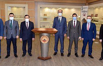 Halkbank Yönetim Kurulu Başkanı Özdil, TTSO Başkanı Hacısalihoğlu'nu ziyaret etti