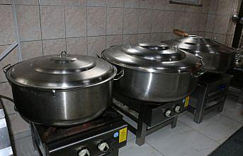 Göynük'te ramazanda ihtiyaç sahibi 380 haneye sıcak yemek veriliyor
