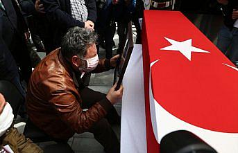 Türk Yıldızları uçağının düşmesi sonucu şehit olan pilot Yüzbaşı Gençcelep'in naaşı toprağa verildi