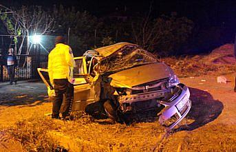 Kastamonu'da traktörün römorkuna çarpan otomobildeki 3 kişi yaralandı