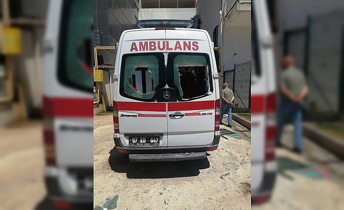 Sinop'ta baltayla ambulansa zarar veren kişi gözaltına alındı