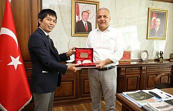 Japon diplomat Suluova Belediyesini ziyaret etti
