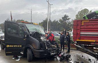 Bolu'da 3 aracın karıştığı kazada 1 kişi yaralandı