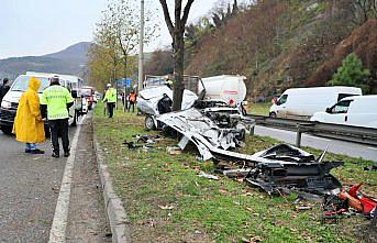 GÜNCELLEME - Samsun'da otomobilin refüjdeki ağaca çarptığı kazada genç çift öldü