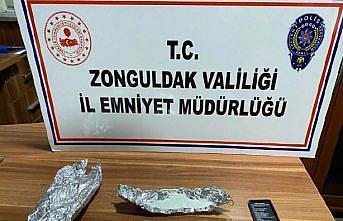 Zonguldak'ta narkotik uygulamasında yakalanan 3 şüpheliden 1'i tutuklandı