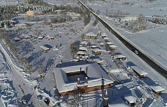Samsun'daki Ambarköy Açık Hava Müzesi kar yağışıyla beyaza büründü