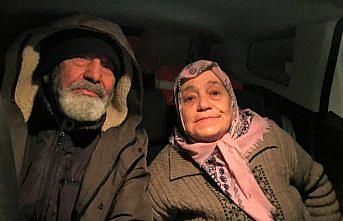 Ordu'da evlerinin yolu kardan kapanan yaşlı çifte belediye ekipleri ulaştı