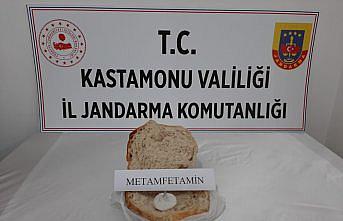 Kastamonu'da ekmeğin içinde uyuşturucu taşıyan kişi gözaltına alındı