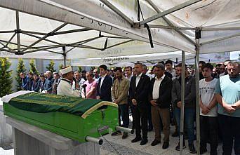 Sinop'ta üzerine ağaç devrilerek ölen orman işçisinin cenazesi toprağa verildi