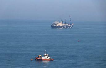 Derin denizde boru indirme işlemi yapacak gemi Zonguldak açıklarında