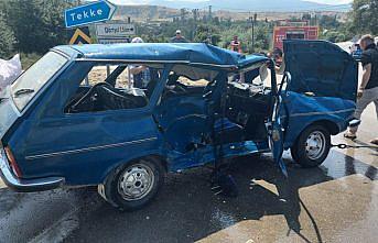 Amasya'da hafif ticari araç ile otomobilin çarpıştığı kazada 7 kişi yaralandı