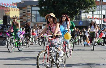 Çorum'da Süslü Kadınlar Bisiklet Turu düzenlendi