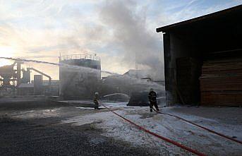 Tokat'ta yangın çıkan asfalt şantiyesinde zarar oluştu