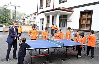 Rize'de okulların tenis masası ve basketbol potası meslek liselilerden