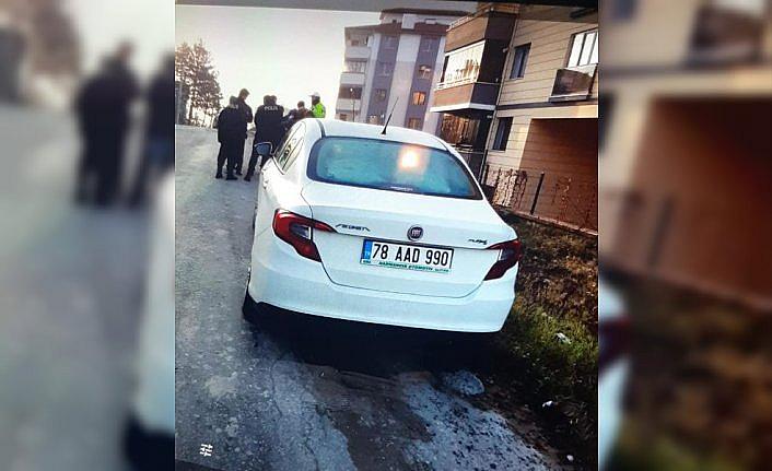 Karabük'te otomobilin çarptığı kadın ve iki çocuk yaralandı