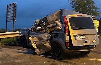 Ordu'da hafif ticari aracın tıra çarpması sonucu 1 kişi öldü, 3 kişi yaralandı