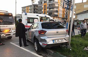 Çarşamba'da otomobiller çarpıştı, 1 kişi yaralandı