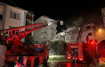 Kastamonu'da apartmanın çatı katında çıkan yangın kontrol altına alındı
