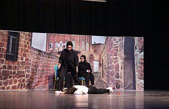Tokat'ta “yorgun mermi“ ile ölen Hanife Büşra Konyar anısına tiyatro oyunu sahnelendi