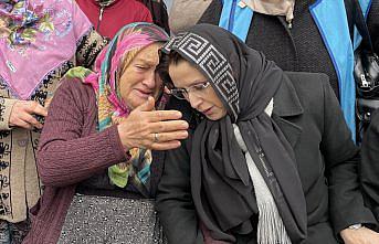 Kahramanmaraş'ta depremde hayatını kaybeden 5 kişilik aile Bartın'da defnedildi
