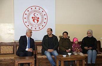Kastamonu Valisi Avni Çakır kente yerleştirilen depremzedeleri ziyaret etti: