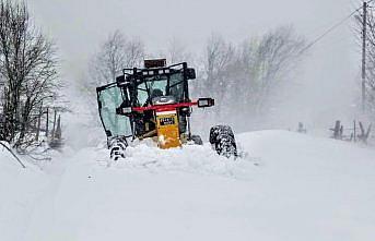 Samsun, Amasya ve Kastamonu'da kar nedeniyle 143 köy ve mahalle yolu ulaşıma kapandı