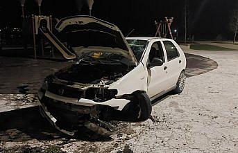 Samsun'da devrilen otomobildeki 2 kişi yaralandı