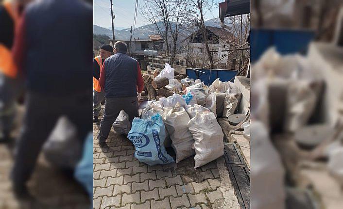 Zonguldak'ta orman köylüleri deprem bölgesine yakacak odun gönderdi