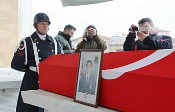 İzmir'de pompalı tüfekle vurularak öldürülen kişinin cenazesi Çorum'da defnedildi