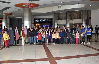 Karabük'te depremzede çocuklar için sinema etkinliği düzenlendi
