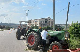 Samsun’da otomobille traktör çarpıştı 2 kişi yaralandı