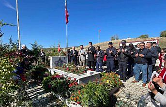 Artova Kaymakam Atam, şehit Onbaşı Fındık'ın mezarını ziyaret etti